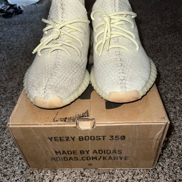 yeezy - Picture 3 of 4